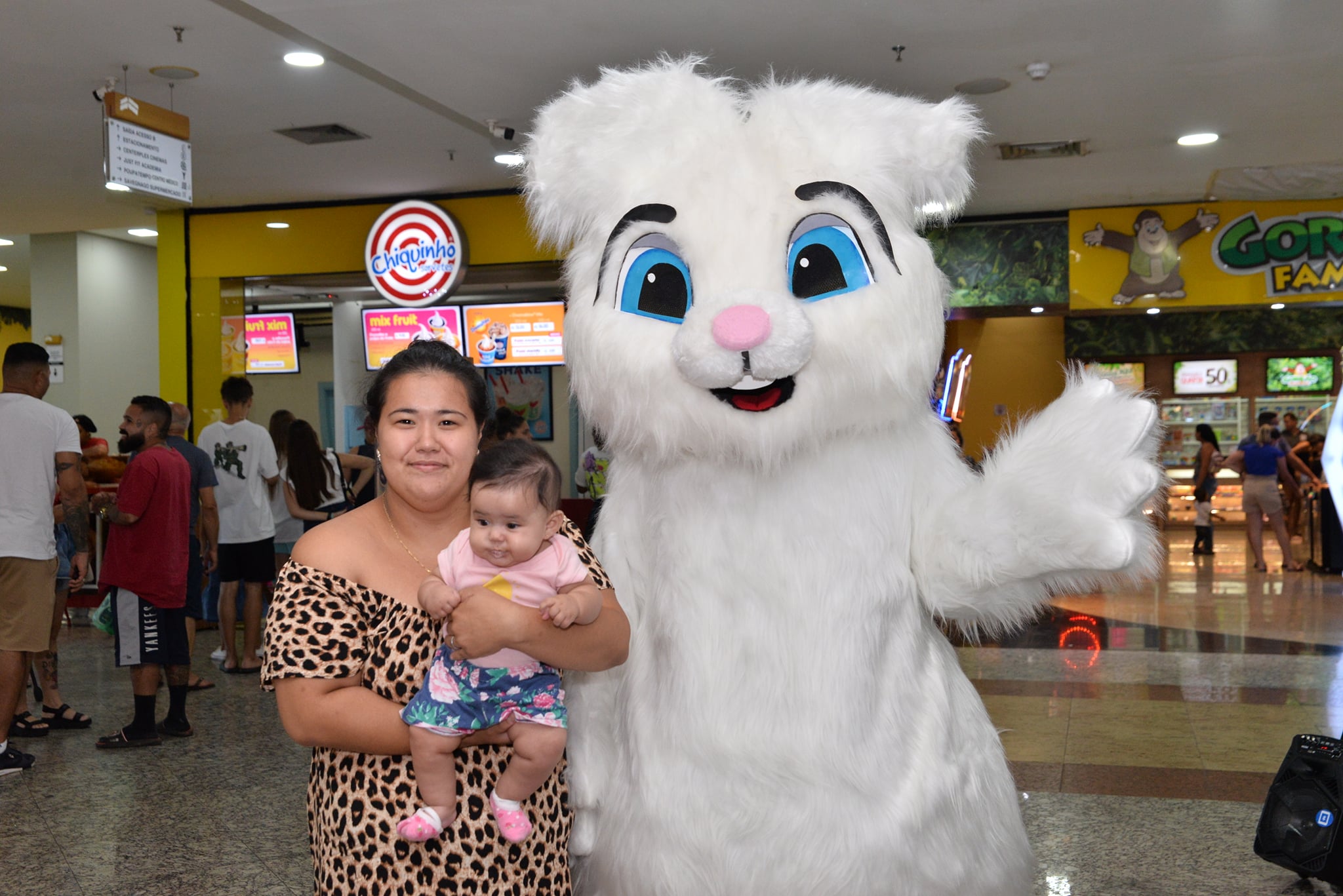 Coelhinho da Páscoa visitou North Shopping Barretos neste final de semana