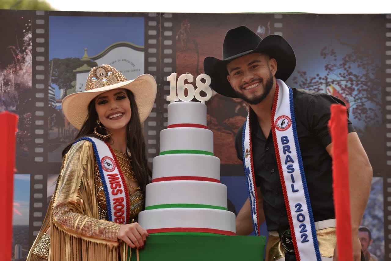 Miss e Mister Rodeio Brasil 2022 participam do Desfile Cívico, Típico e Folclórico da Estância Turística de Barretos