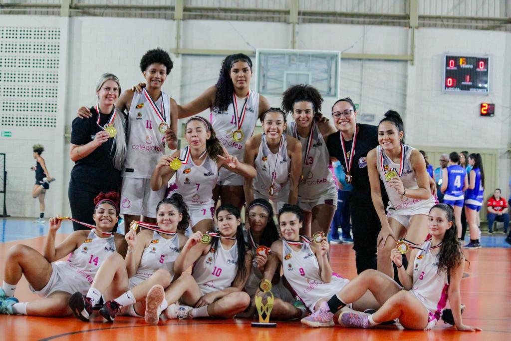 Com apoio do Colégio FEB, equipe feminina de Basquete da APAB é campeã nos Jogos Regionais