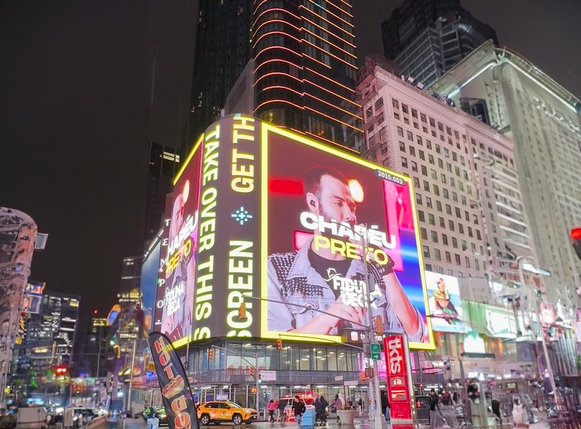 Chapéu Preto: Fiduma & Jeca comemoram 50 milhões de visualizações no Youtube com vídeo na Times Square