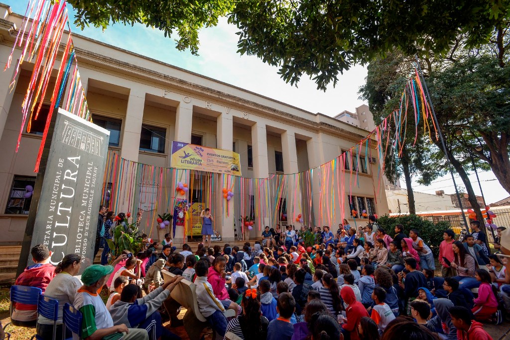 Programa Viagens Literárias leva centenas de crianças à Biblioteca Municipal de Barretos