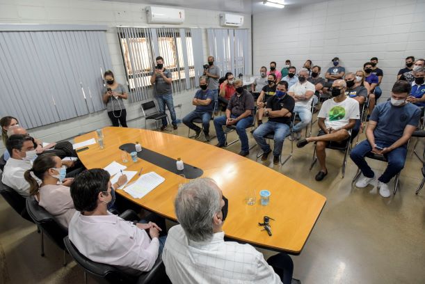 Prefeita de Barretos se reúne com representantes de academias