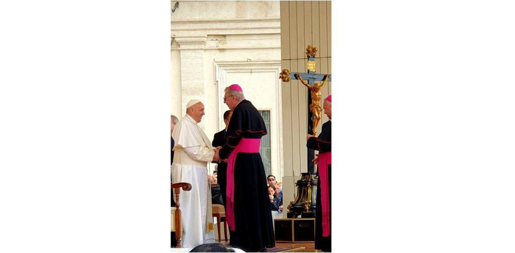 Dom Milton se encontra com Papa Francisco na Audiência Geral desta quarta-feira