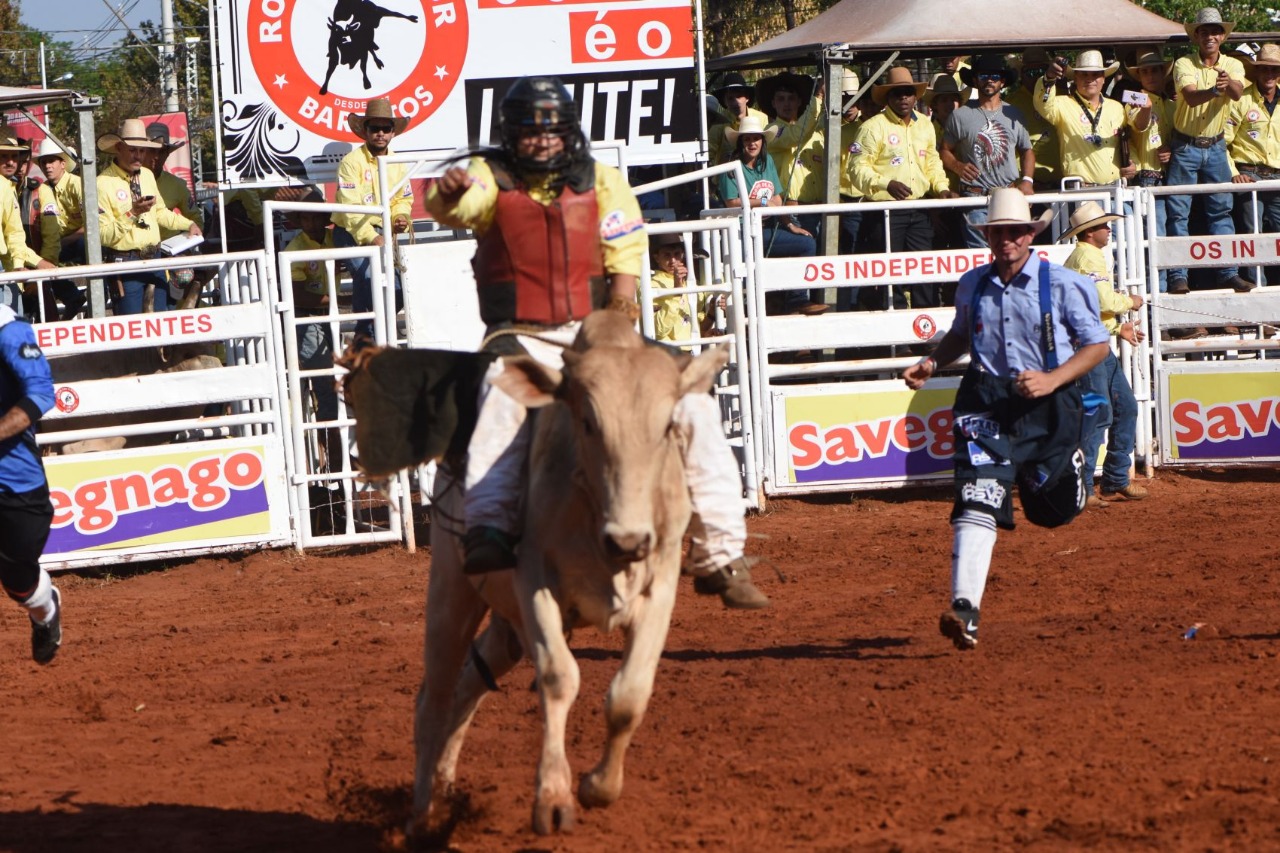 Barbara Gabrielle é a única a pontuar no primeiro dia da categoria feminina do Rodeio Júnior