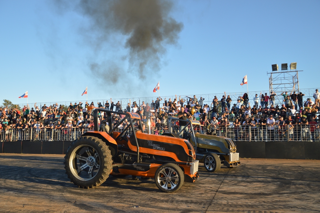 Barretos Motorcycles recebe equipes profissionais de manobras radicais